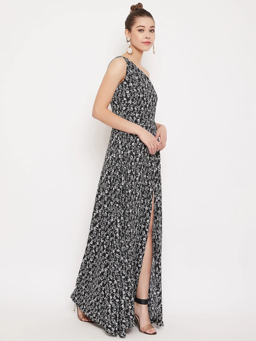 Berrylush Women Black & White Floral Printed One Shoulder Maxi Dress