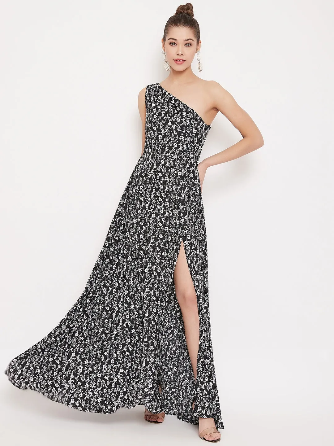 Berrylush Women Black & White Floral Printed One Shoulder Maxi Dress