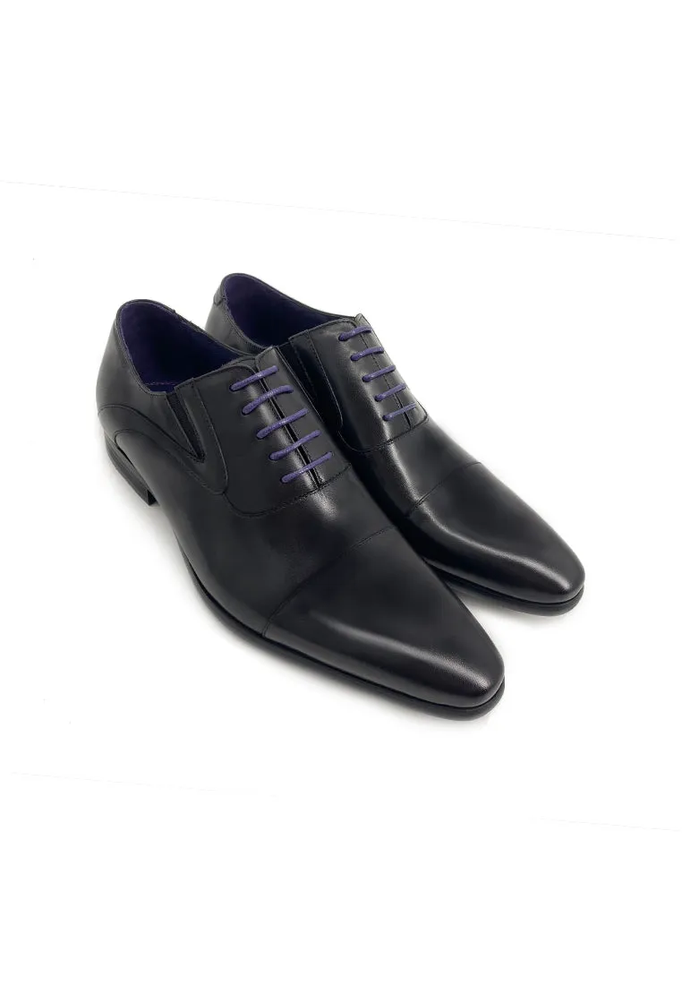 Timeless Sleek Lace-up Oxford