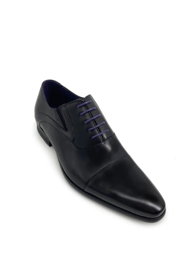 Timeless Sleek Lace-up Oxford